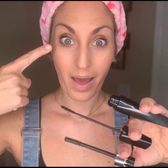 Bundle of Liquid Eyeshadow, Twisted Mascara, & Eyeliner - Picture 3 of 5